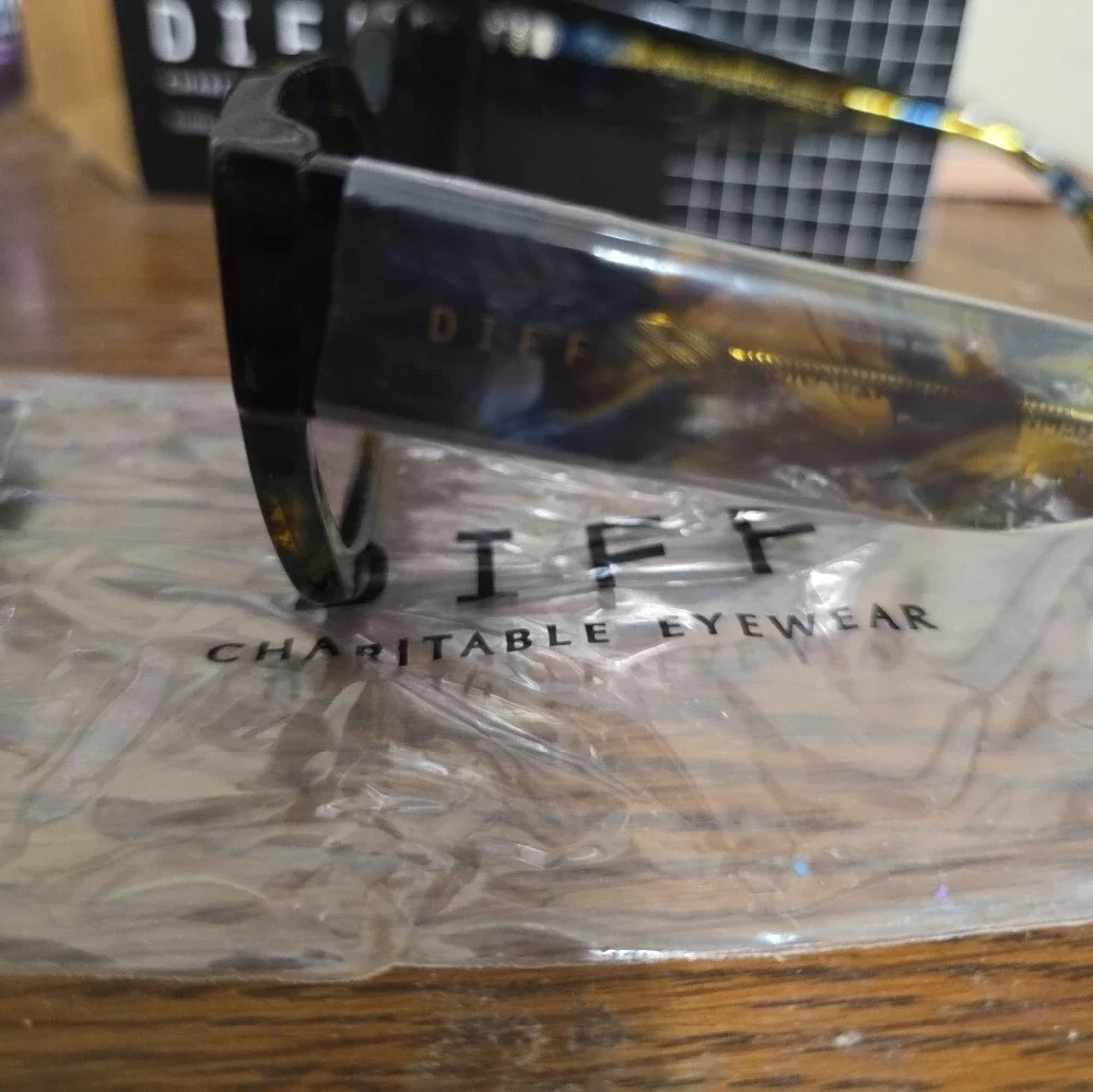 DIFF REMI II sunglasses NEW
